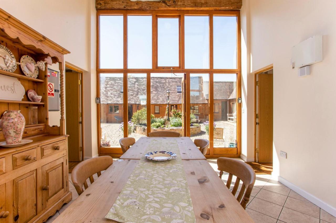 Bridge Farm Holiday Cottages Honeybourne Dış mekan fotoğraf