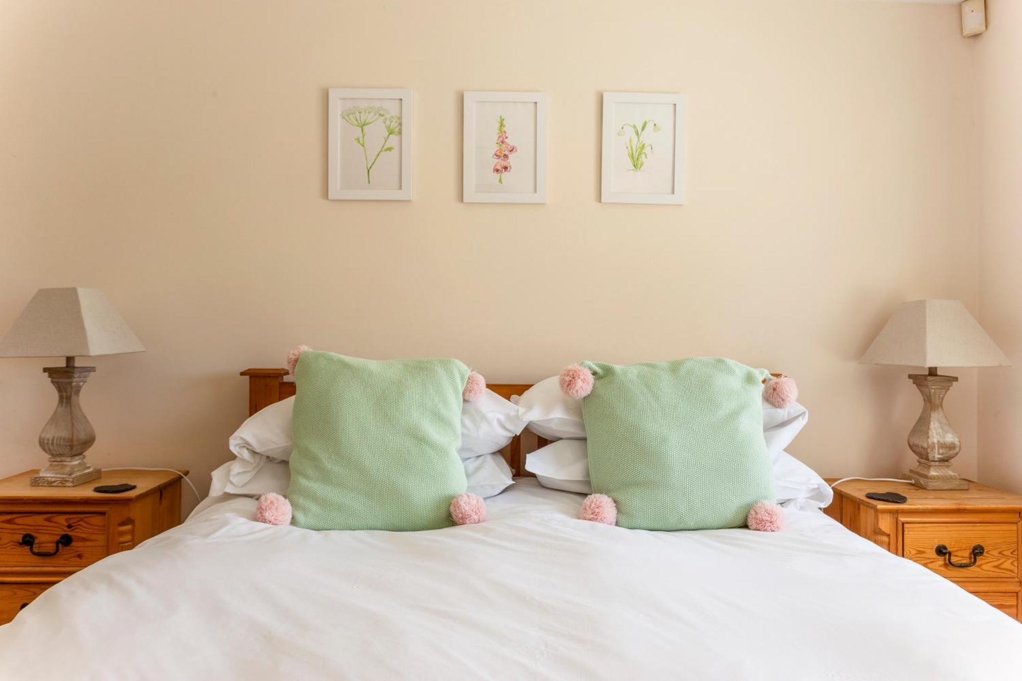 Bridge Farm Holiday Cottages Honeybourne Oda fotoğraf